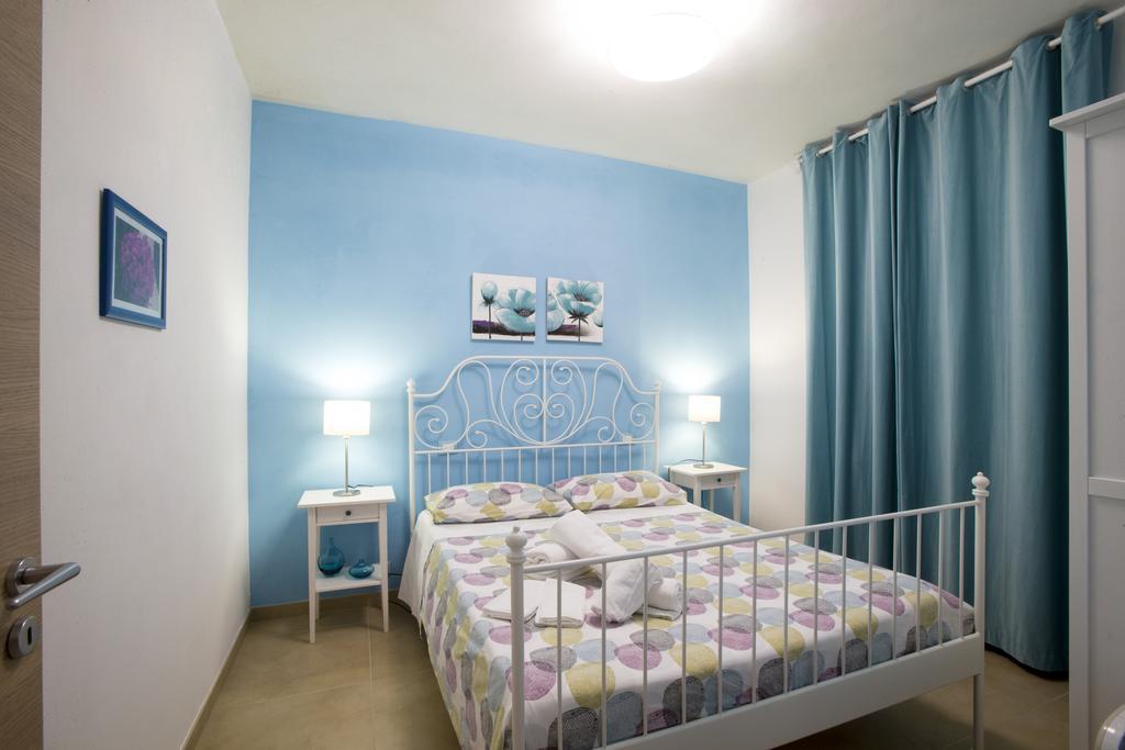 דירות טרפאני Il Cortile Fiorito חדר תמונה