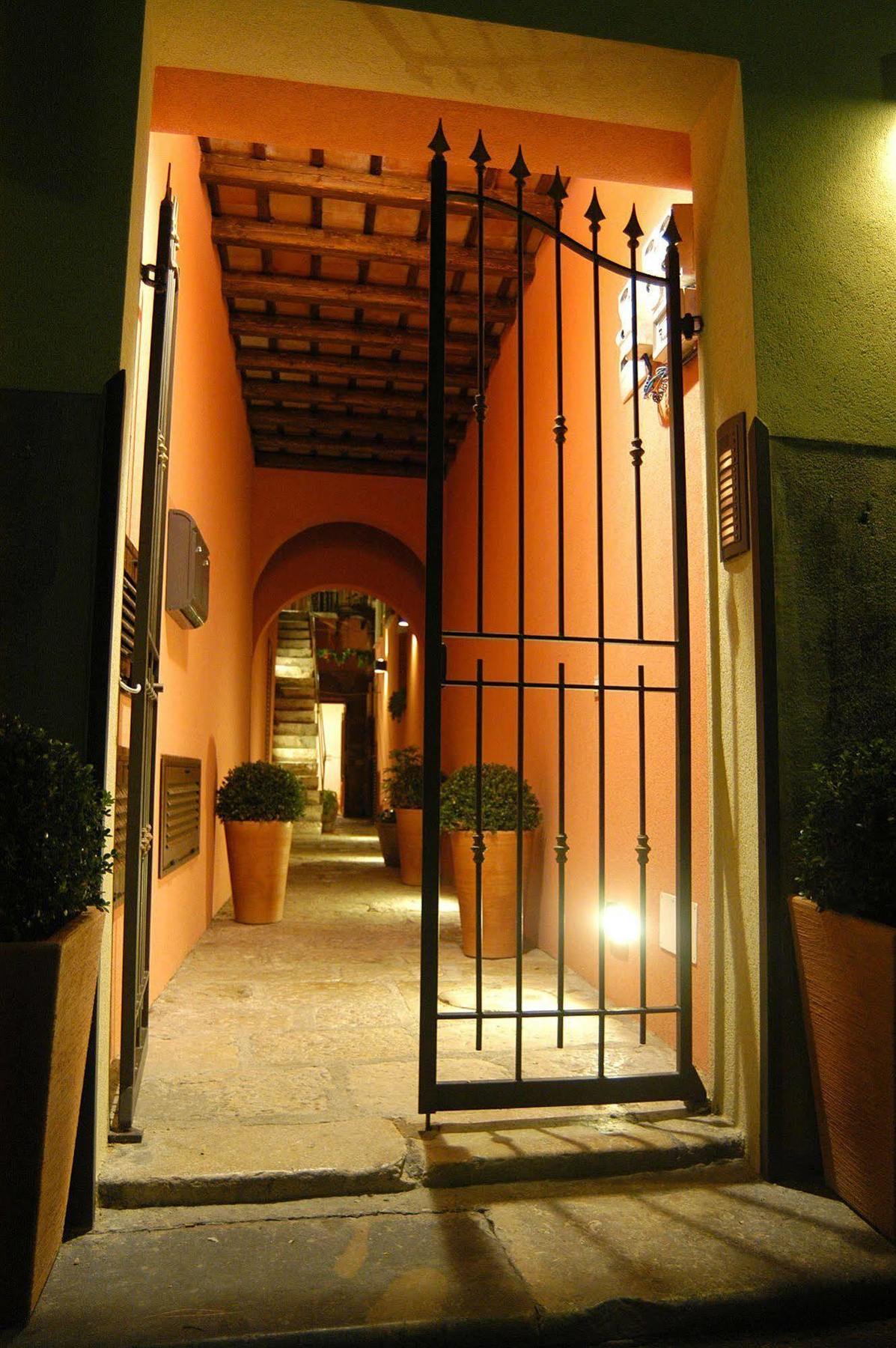 דירות טרפאני Il Cortile Fiorito מראה חיצוני תמונה